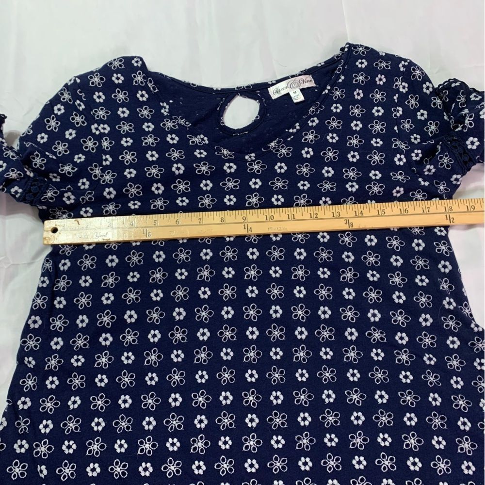 STEM & VINE Peasant Blouse Navy and White Eyelet Short Sleeve Shirt Size M #566 - Picture 6 of 6